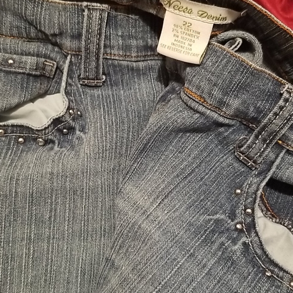 Jeans - Picture 2 of 4